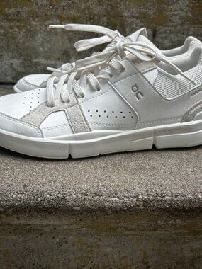 NWOT Womens 8.5 On The Roger Clubhouse Shoe White Athletic Shoes